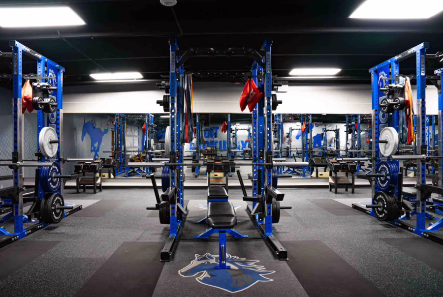 Dobson High School weight room in Mesa, Arizona built by Samson Equipment